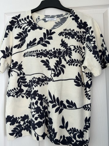 Women classic short - m&s,