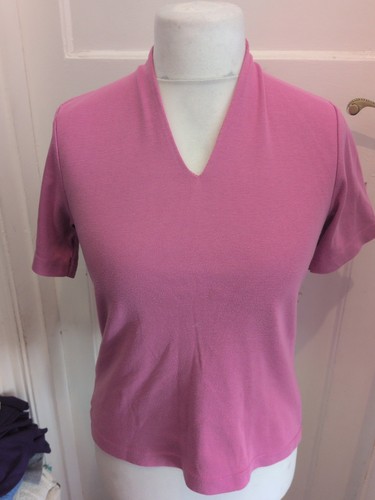 Medium pink neck short - v,