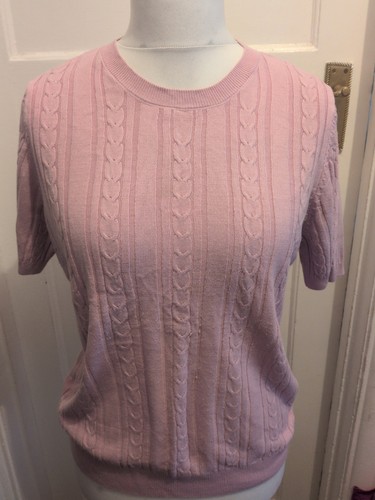 Woman pale purple - pale,